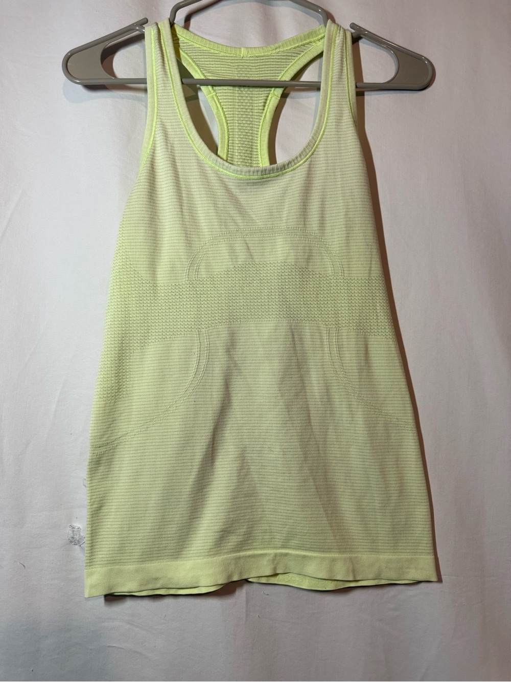 Lululemon Swiftly Tech Racerback Tank Top Size 6 Yellow Green Seamless